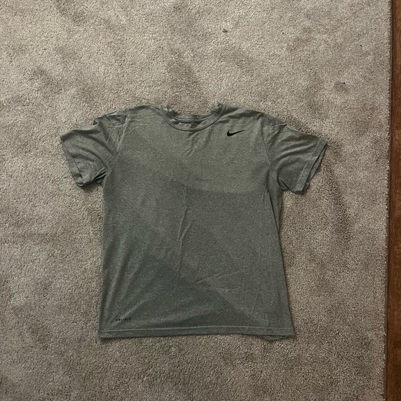 Grey Nike dry fit workout Tee shirt - Picture 1 of 3